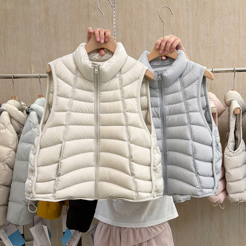 95% down, high-quality ribbed down vest for women, 2026 autumn/winter new collection, stand-up collar, slimming design, suitable for petite figures