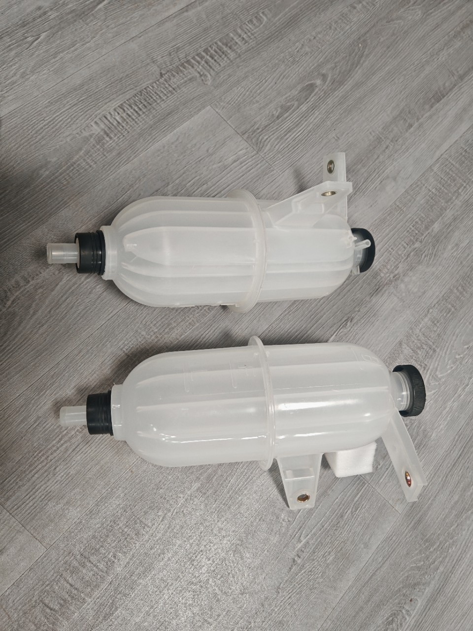 In-Stock Manufacturer Wholesale Japanese-Style Expansion Tank Corolla 16470-0L010 Expansion Water Tank Hilux