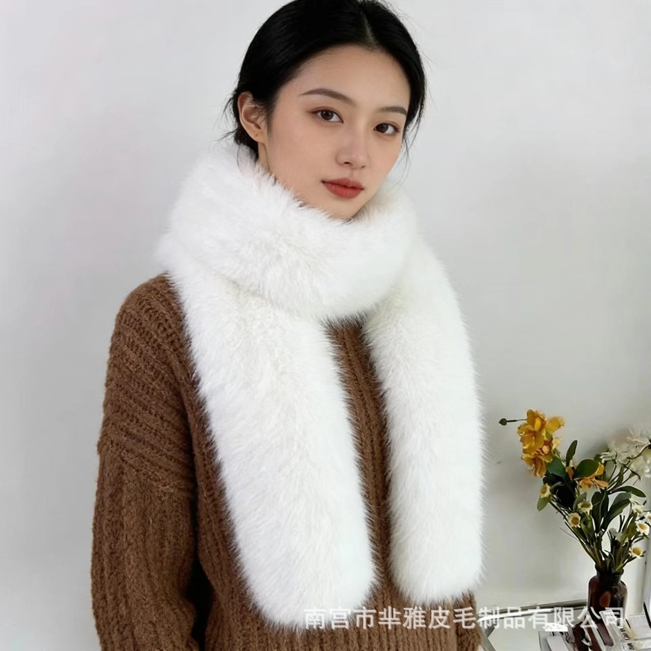 Winter Long Faux Fox Fur Scarf, Fashionable and Versatile, Warm Neck Warmer, Thick Plush High-End Faux Fur Neck Gaiter