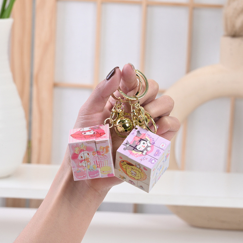 漫画 Sanliou ルービックキューブクリエイティブキーホルダー卸売クロミバッグペンダント人形かわいいキーチェーンギフト|undefined
