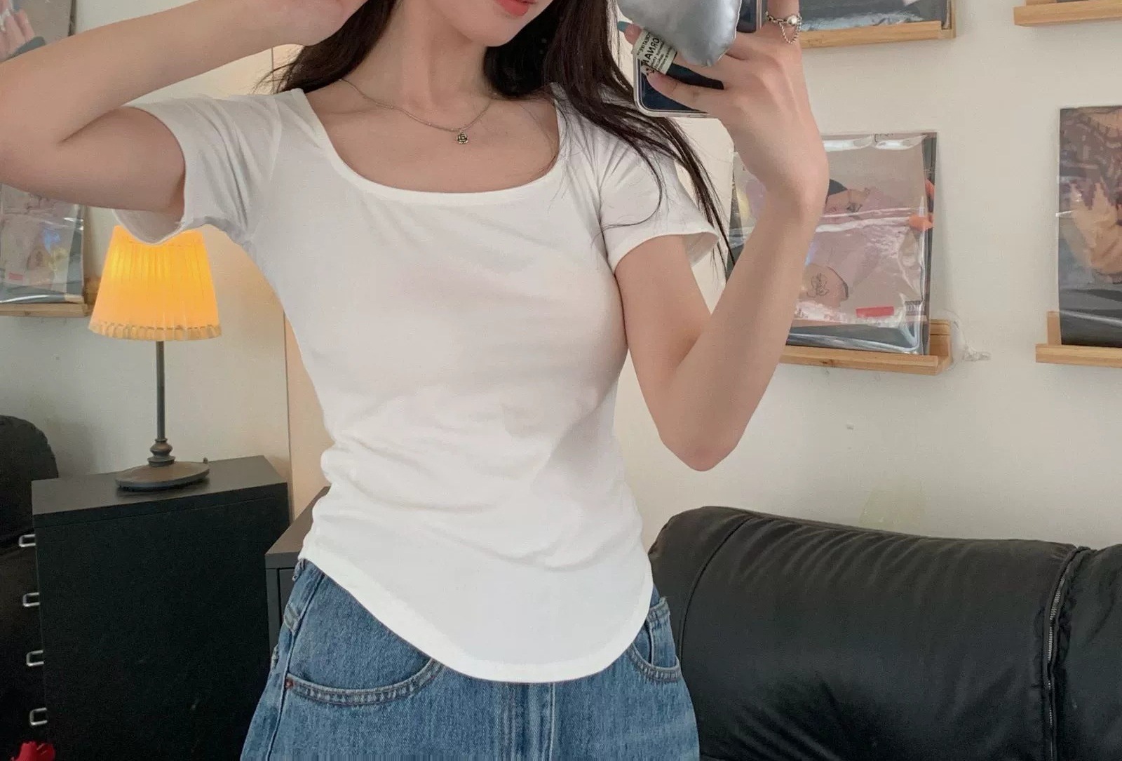 Pure desire niche white short sleeved t-shirt for women in summer 2024, new style with front shoulders to cover the_voghion.com