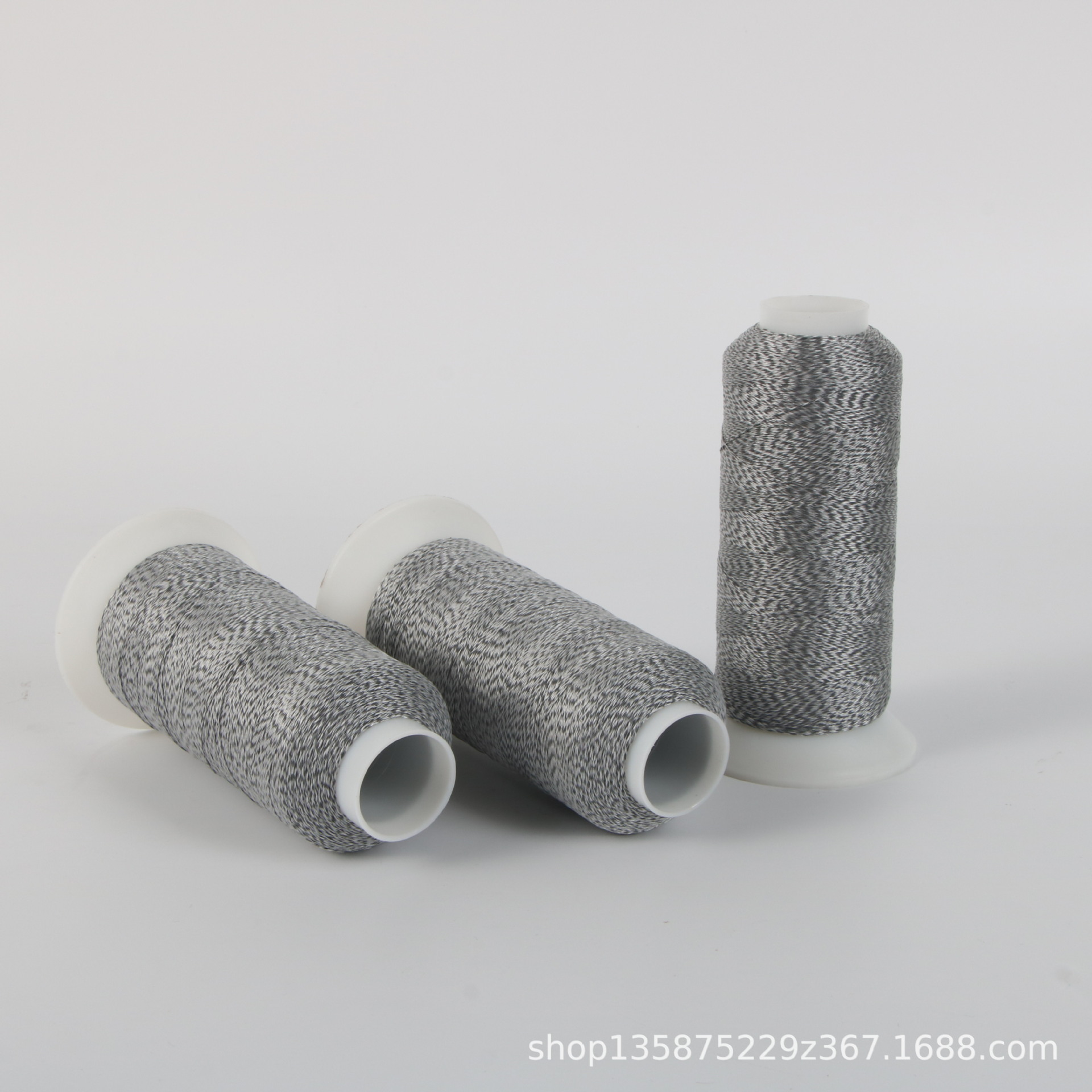 高亮银色反光针织线厂家直供反光高亮线涤纶反光提花织唛针车缝线