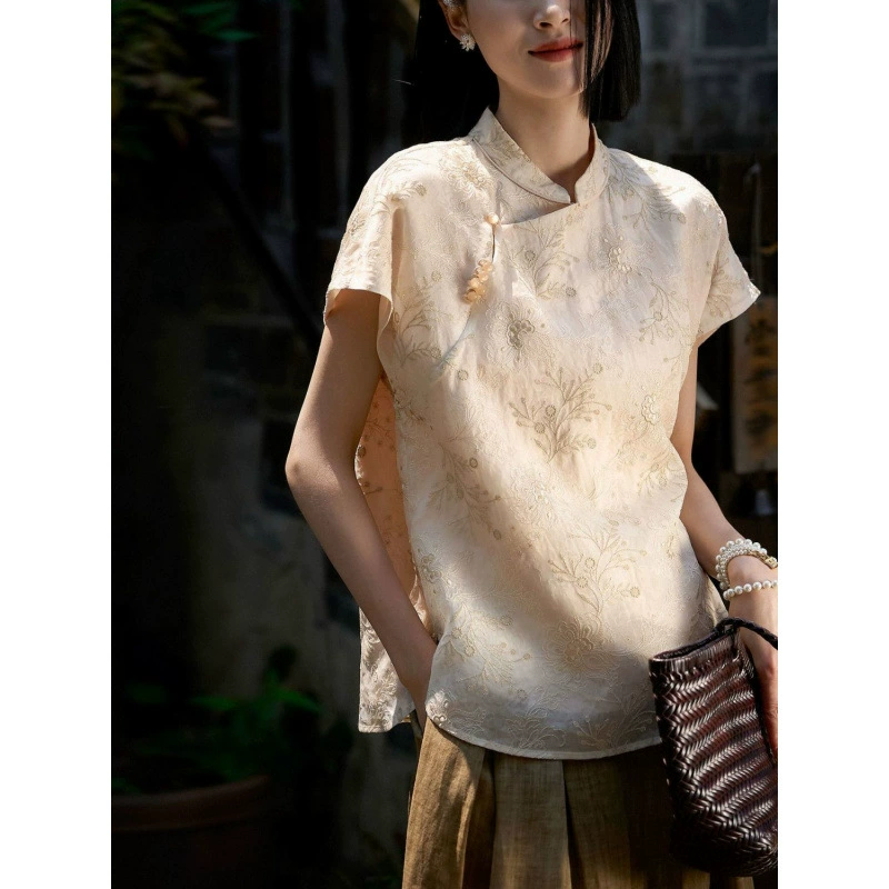 Новый женский топ Cheongsam с вышитыми пуговицами в китайском стиле, модная и элегантная летняя новая рубашка с короткими рукавами в национальном стиле.