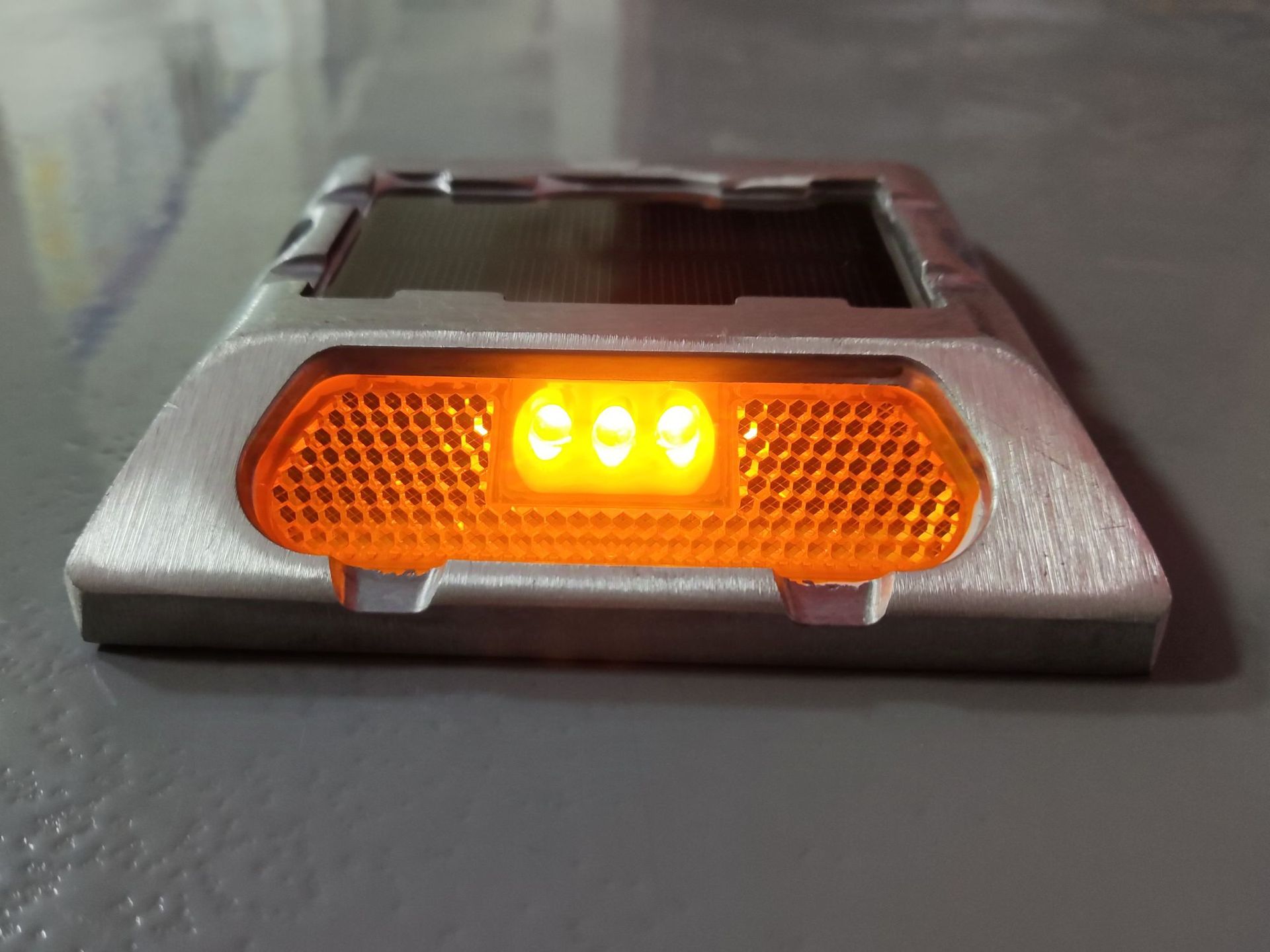 631新款太阳能道钉