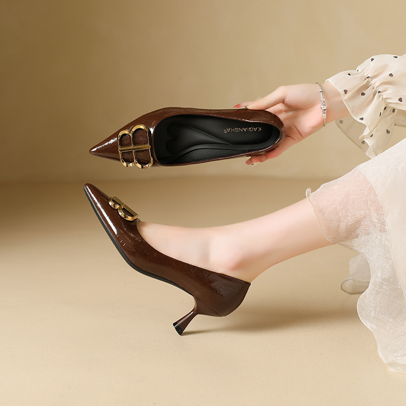 High-Heeled Shoes 2026 French-Style Pointed-Toe Black Stiletto Pumps for Women with Metal Buckle, Elegant Socialite Shallow-Mouthed Shoes That Are Comfortable and Don'T Tire the Feet