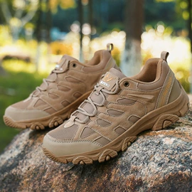 足球鞋;羽毛球鞋;登山鞋