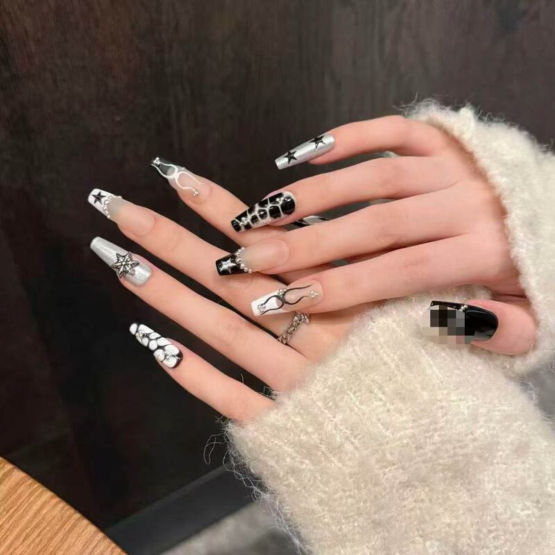 Artistic European and American Style Black and White Color-Blocking Magic Mirror Hand-Painted Crocodile Pattern Totem Wearable Nail Tips Personalized Nail Stickers