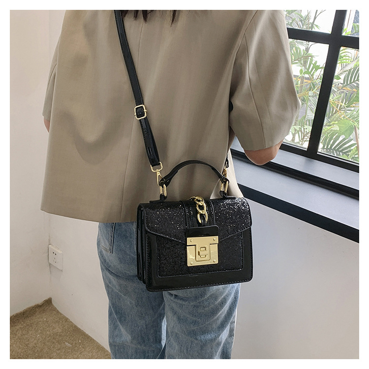 Women's Small Pu Leather Solid Color Vintage Style Classic Style Sequins Lock Clasp Crossbody Bag display picture 16