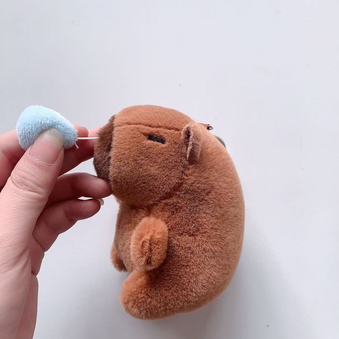 仏陀系の萌えはかわいいカピバラの君をかわいがります。