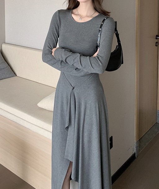 法式赫本风黑色不规则长袖连衣裙女2025秋冬新款气质收腰显瘦长裙|undefined