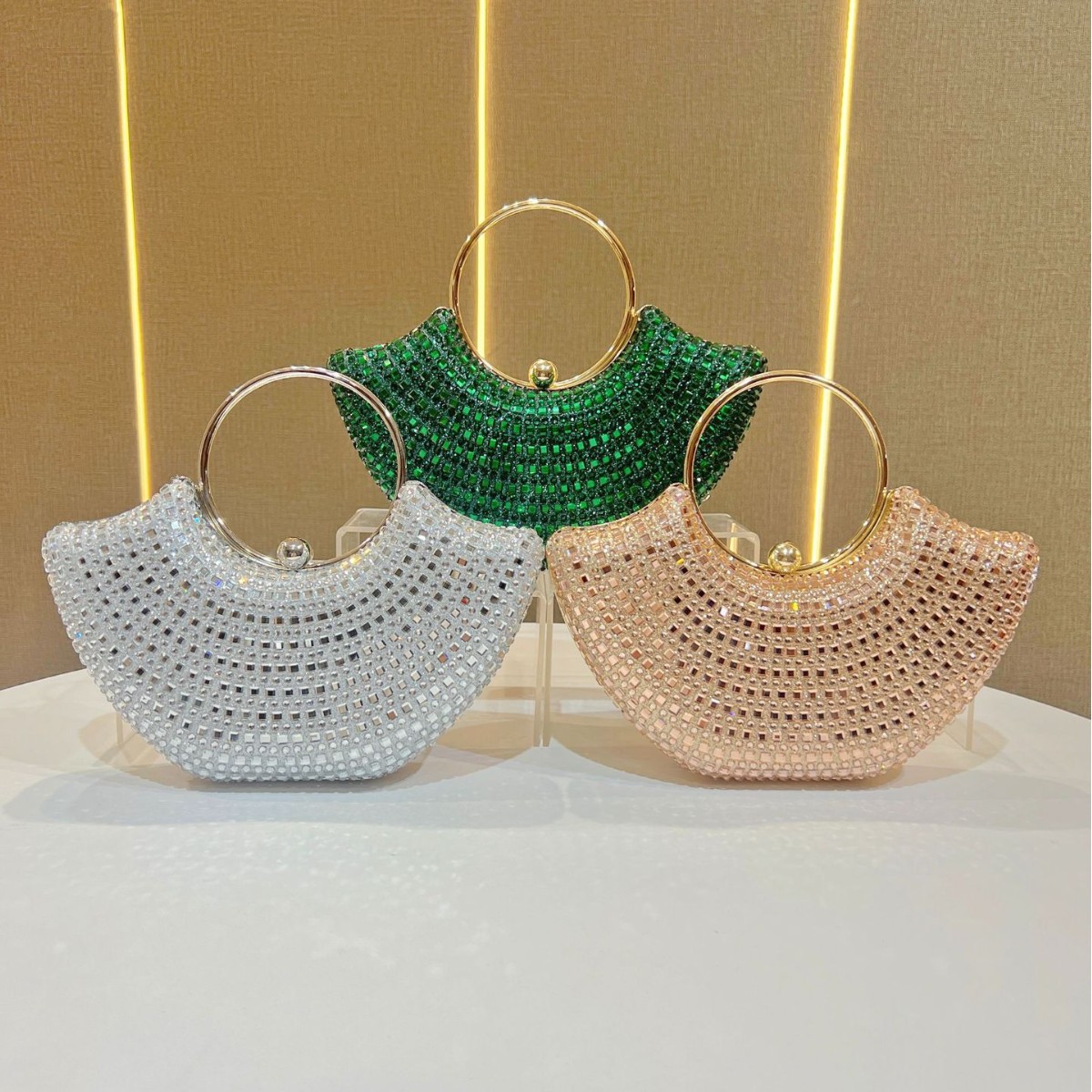 Borsa a mano elegante con strass hobo bag versatile da sera_voghion.com