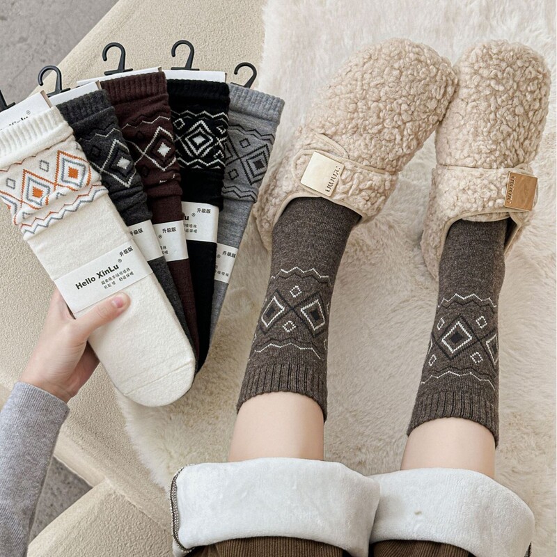 Autumn and winter cashmere thickened warm mid-calf socks for women, vintage versatile Fair Isle stacked socks, ultra-soft seamless women's socks Autumn and winter cashmere thickened warm mid-calf socks for women, vintage versatile Fair Isle stacked socks, ultra-soft seamless women's socks