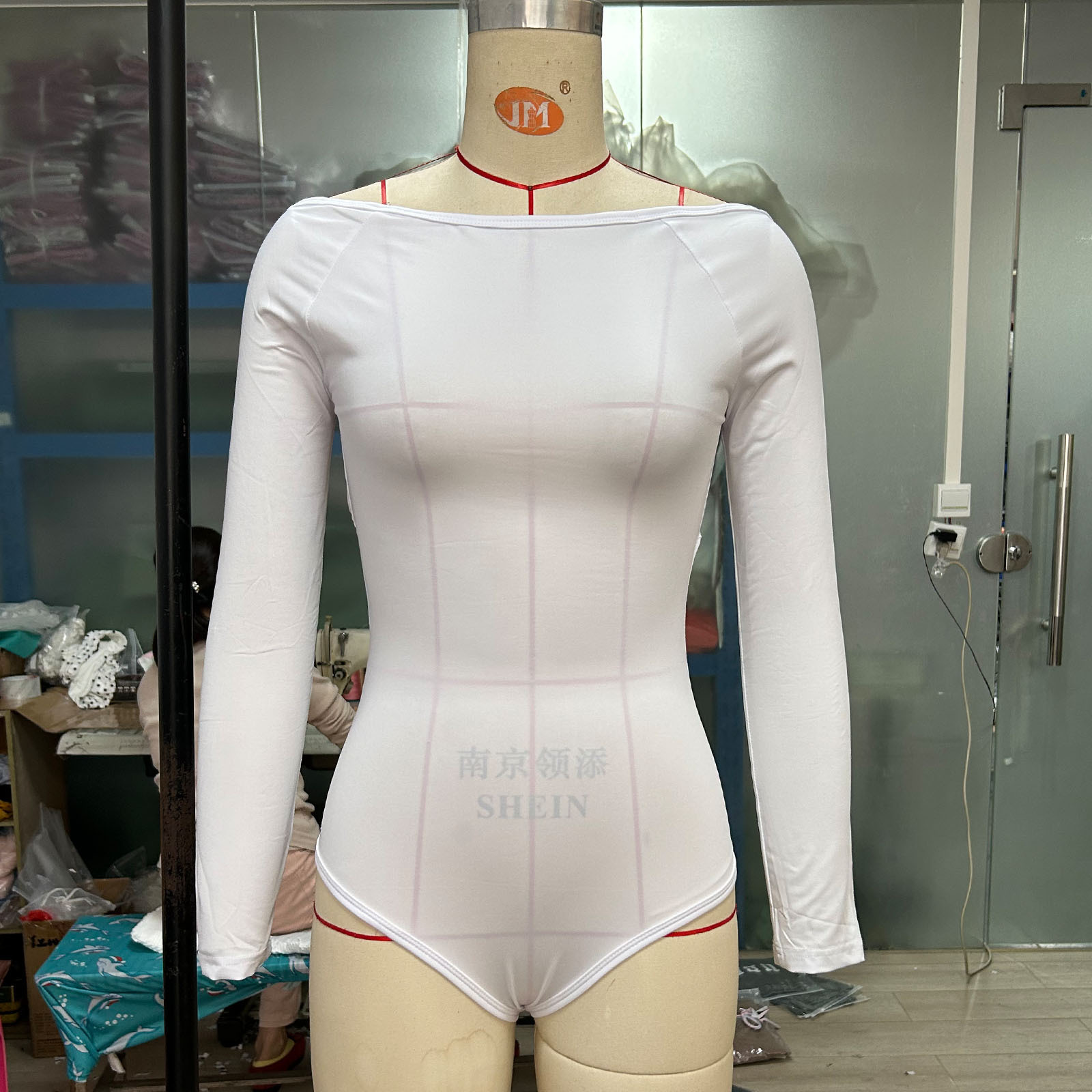 Europa y América de las mujeres cuello redondo mono backless color sólido manga larga que adelgaza apretado tocar fondo nuevo SU3175