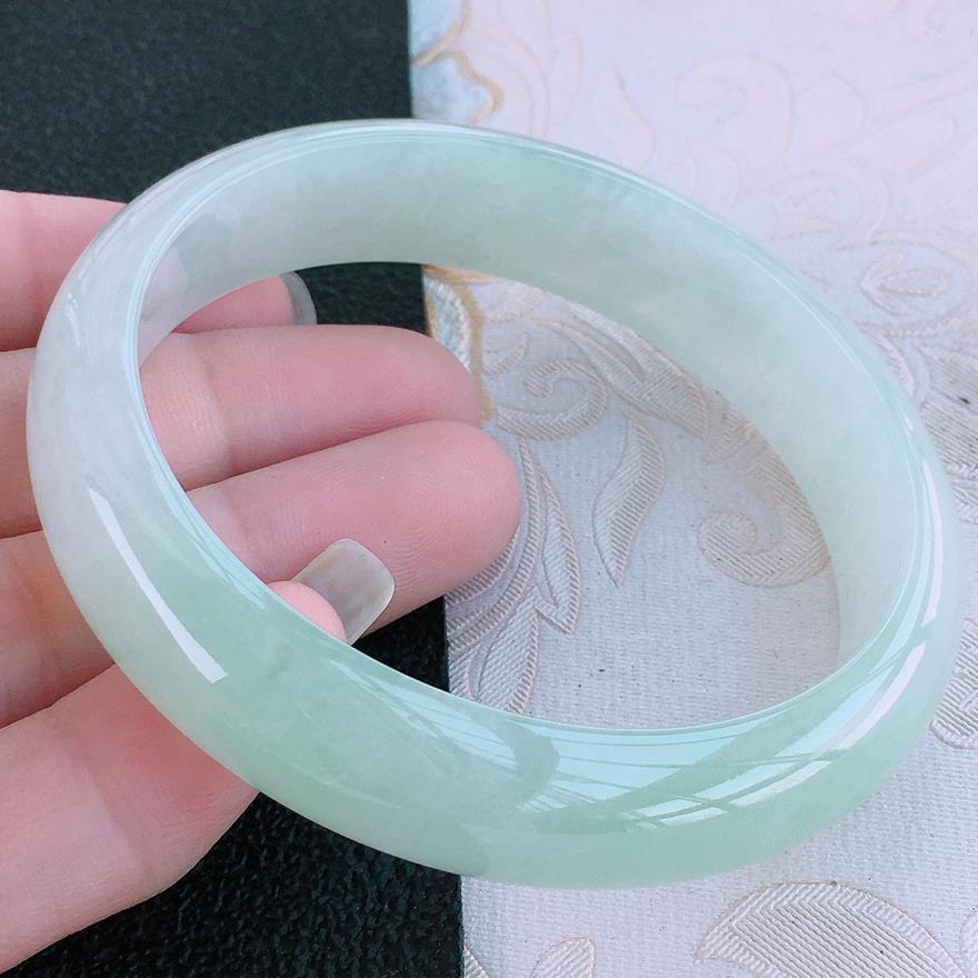 Vòng tay ngọc bích Miến Điện chính hãng băng sáp đơn sắc trong suốt màu lục bảo