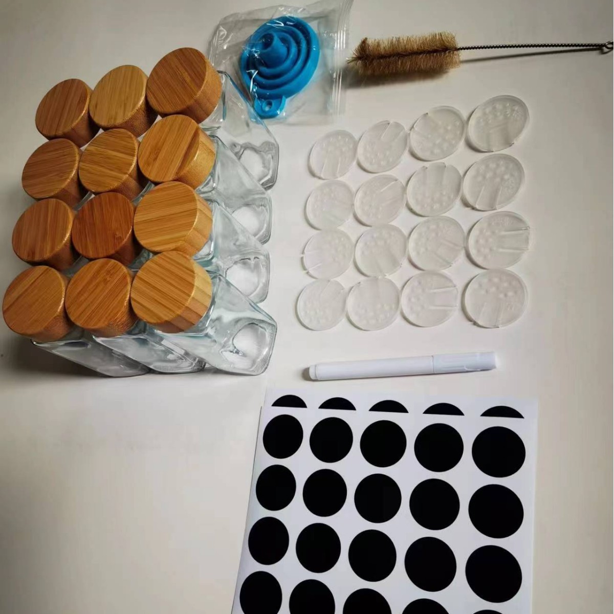 Tapa de madera de bambú condimento botella condimento frasco pequeña botella cuadrada transfronteriza Amazon selección producto con agujero polvo puede vidrio con tapa