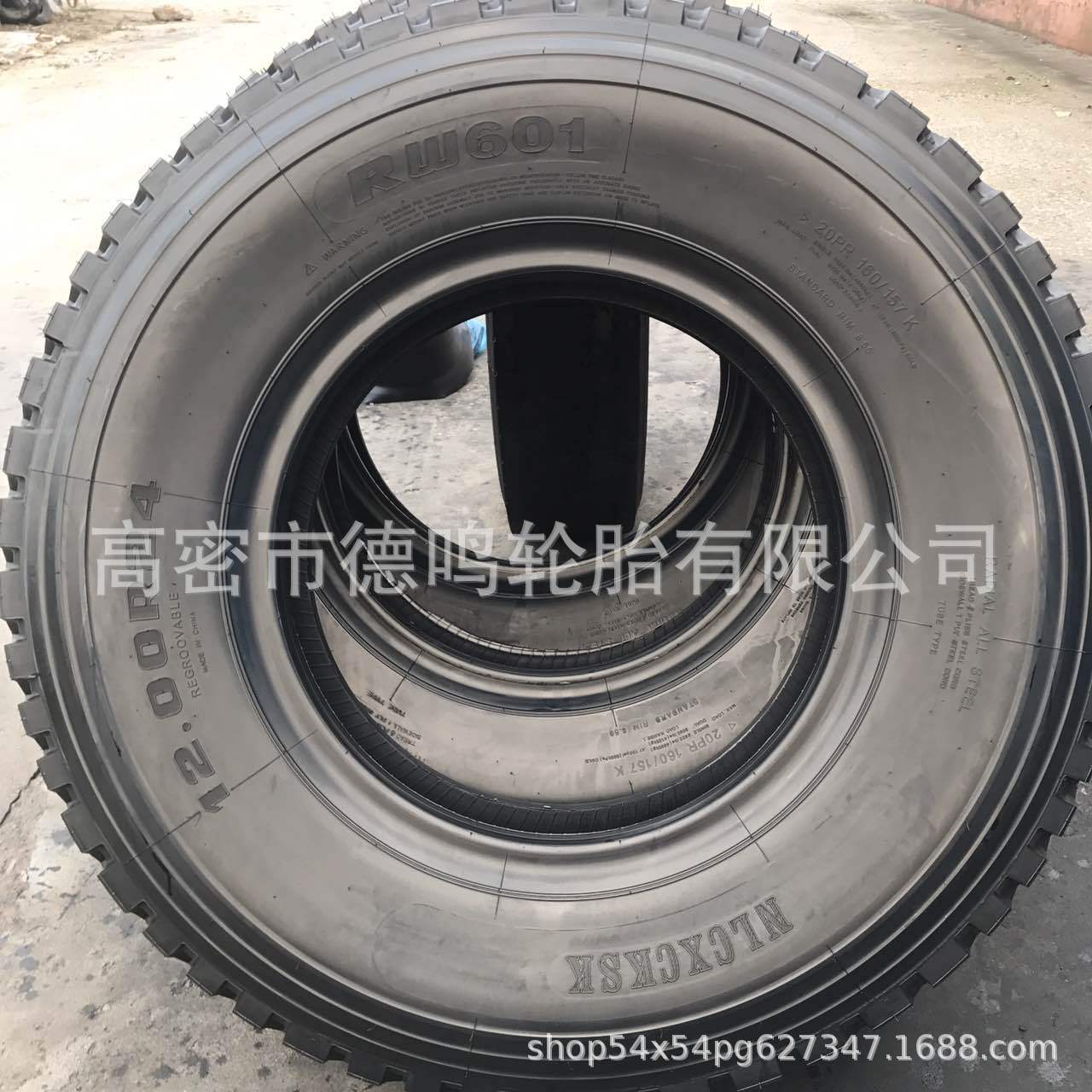 Neumático de tres hilos viejo de la grúa del coche del neumático de la grúa 12.00R24