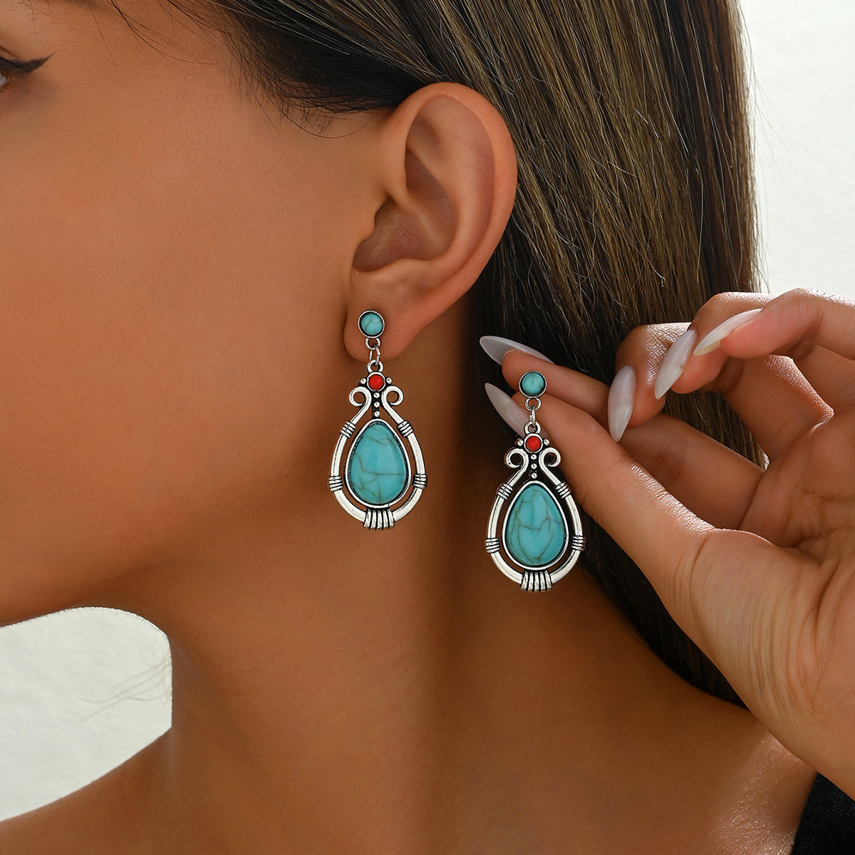 Ventas transfronterizas bohemias retro auriculares hojas de gota de agua hechas a mano arroz perlas tejidas bordadas pendientes turquesa