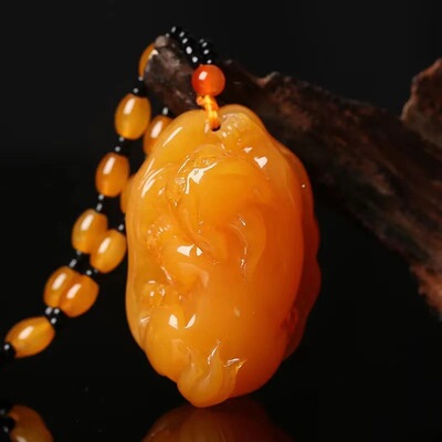 雞油黃蜜蠟二代老蜜蠟吊墜毛衣鏈貔貅項鏈女配飾景區飾品禮品批發