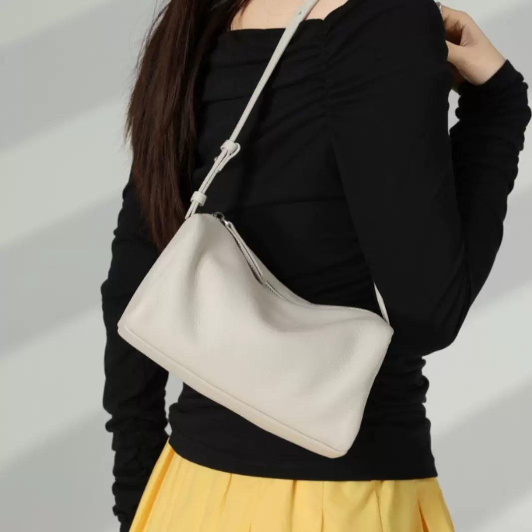 头层软牛皮波士顿包2026新款休闲风枕头包女斜挎包真皮单肩腋下包