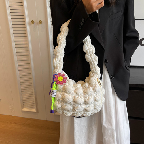 Fashionable pleated cloud bag women's niche casual dumpling bag 2024 new puff bag Korean version single shoulder armpit bag