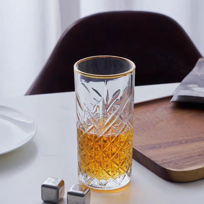 刻纹花杯