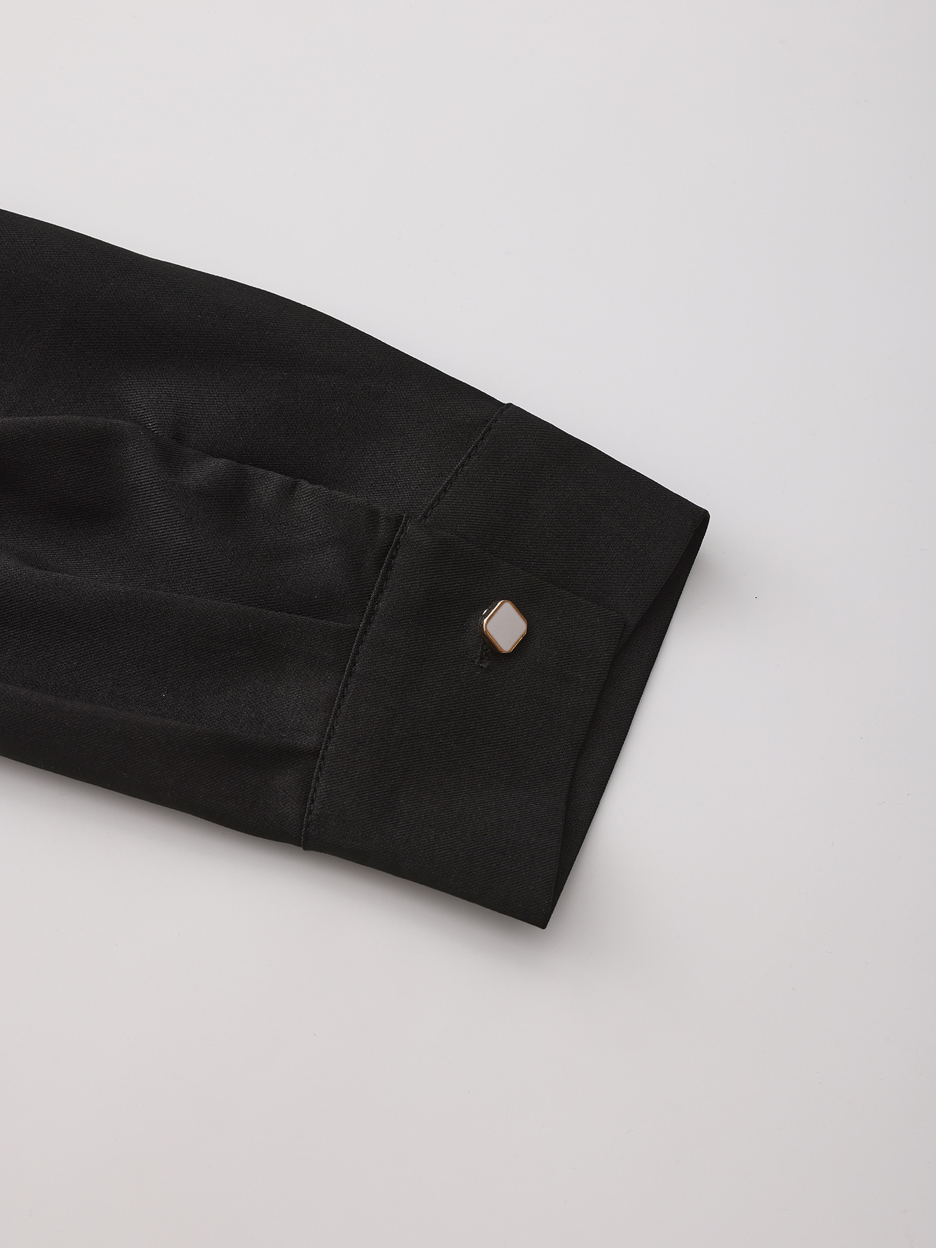 Men's Black Embroidered Thobe Arab Style Islamic Robe For Men_voghion.com