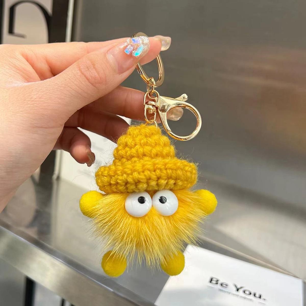 Llavero Colgante de Peluche Hecho a Mano para Automóvil y Bolso