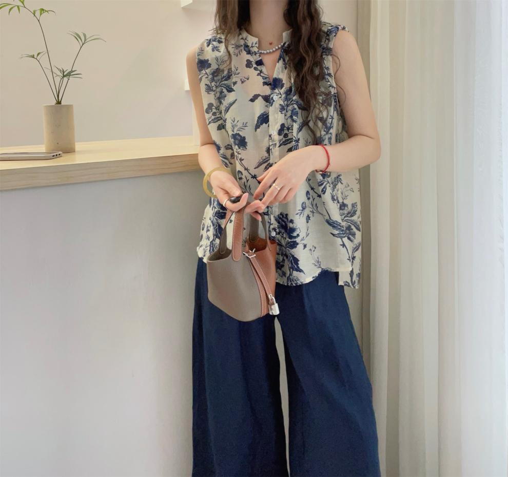 Áo sơ mi vest không tay cổ kéo đệm vai phong cách thủy mặc họa tiết hoa buộc dây chất Tencel — Màu sắc hình ảnh chi tiết 5