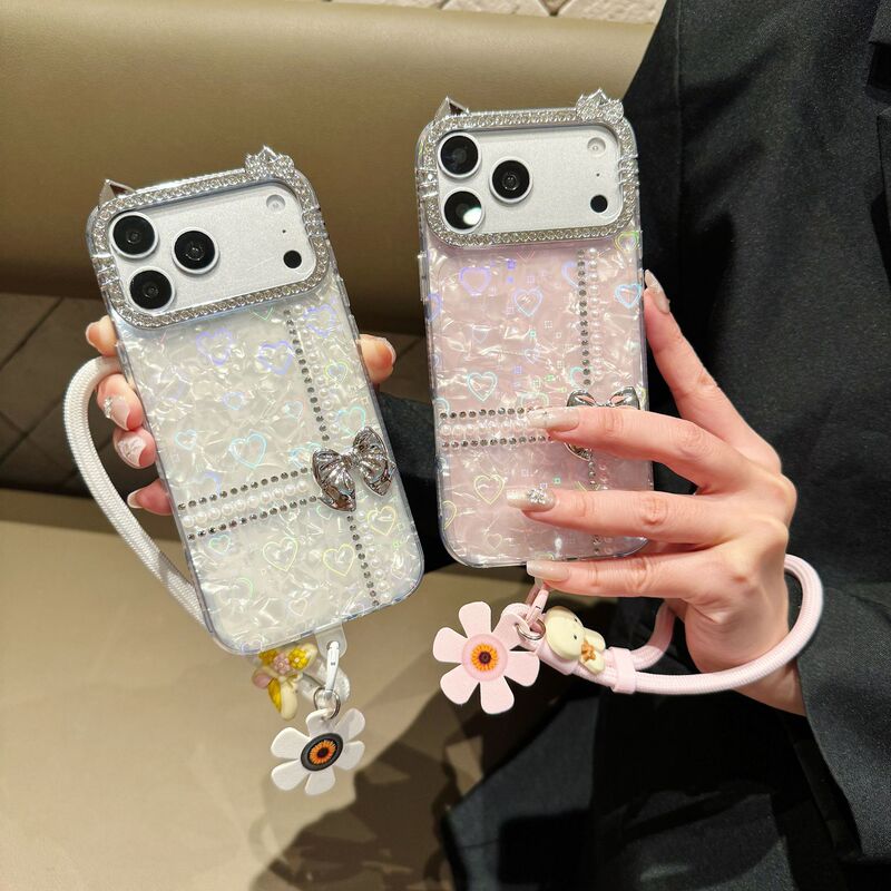 Suitable for Apple 17 Pro Max, heart-shaped shell phone case with bracelet and lanyard, cross-border custom phone case