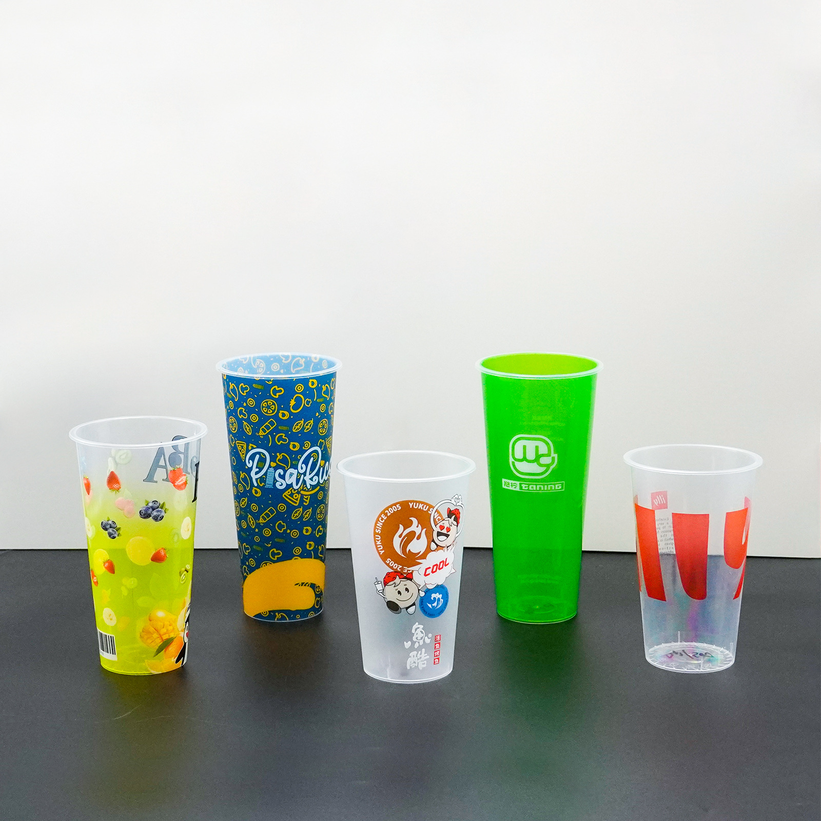 Bebidas de jugo de fruta taza de té de leche botella de coco crudo botella de latte PP desechable con tapa de polvo de hielo bebida fría botella de plástico multiespecificación