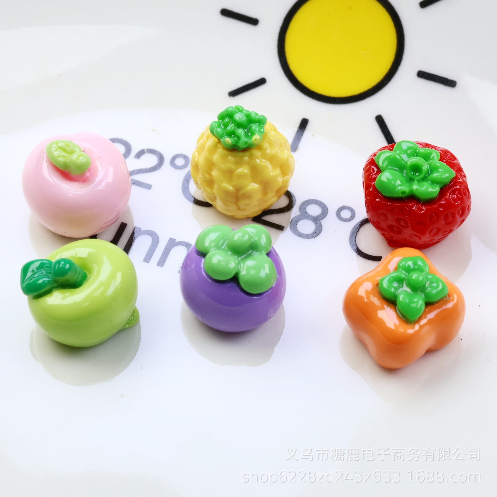 입체적인 과일 믹스