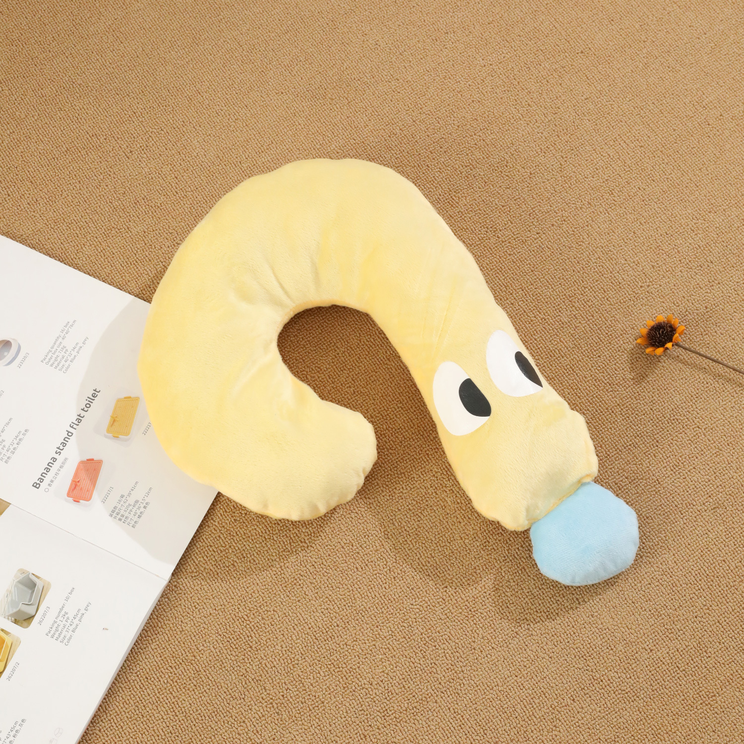 Fabricantes al por mayor de ojos grandes signo de interrogación almohada de felpa para mascotas otoño e invierno nuevo estilo perro cálido perrera caseta para gatos taotao mascota