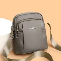 小さいカバン2025の女性のカバンの新型の中年のお母さんは肩を合わせてお年寄りの携帯の小銭を包んで野菜のカバンを買います。