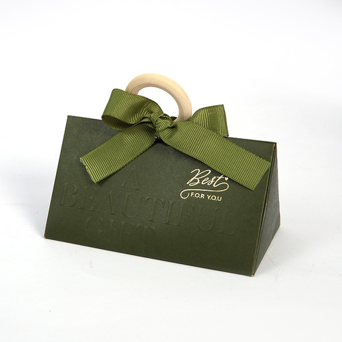European Simple Brown Paper Triangle Hand Gift Wedding Candy Box Wedding High-end Wedding Creative Hand Carry Gift Box 