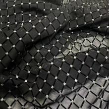 �ߏ��찱�����W�����ϠC��ֲ�q�׺ΈD�r���H�w���bŮ�b�٤������