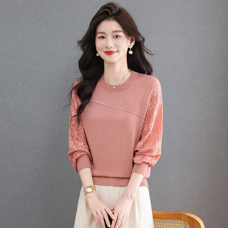 New autumn collection: high-end lace camisole paired with a knitted sweater, women's gray round-neck long-sleeved inner layer, designed to cover the stomach New autumn collection: high-end lace camisole paired with a knitted sweater, women's gray round-neck long-sleeved inner layer, designed to cover the stomach