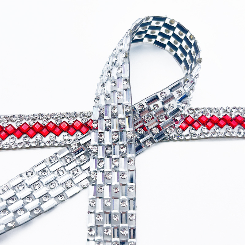 Tiras de diamantes de imitación al por mayor, tiras de diamantes de imitación autoadhesivas, accesorios de ropa, diamantes de imitación de cristal, accesorios de bricolaje, pegatinas de diamantes de imitación