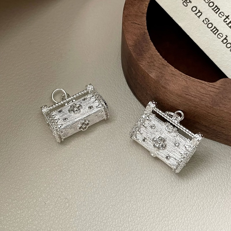 S925 スターリングシルバーつや消し老眼ロックバッグペンダントライトラグジュアリーハイエンドライトラグジュアリースモールフレグランススタイルインニッチデザイン多用途|undefined
