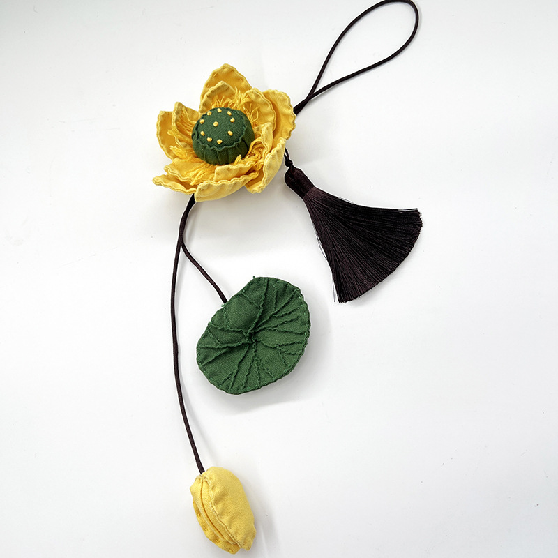 Hecho a mano DIY patchwork colgante Lu Bordado Lotus joyería hanfu accesorios periféricos Flor de tela Decoración