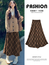 咖色毛呢格子半身裙女秋冬季2025新款高腰a字中长款休闲慵懒长裙
