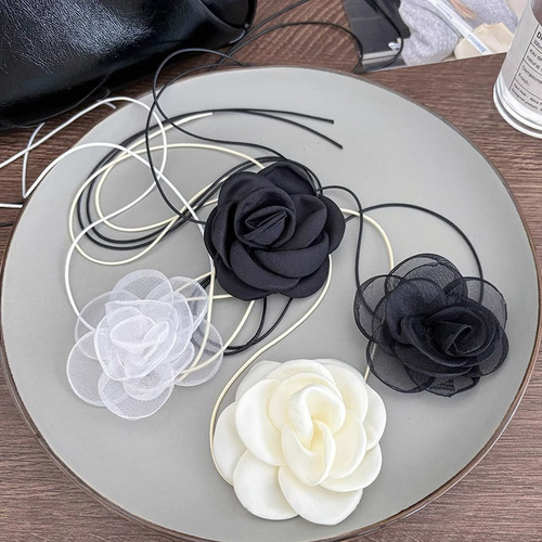 Tea Flower Chain Choker Necklace Black Rose Flower Lock Bone Chain Necklace Collar Necklace