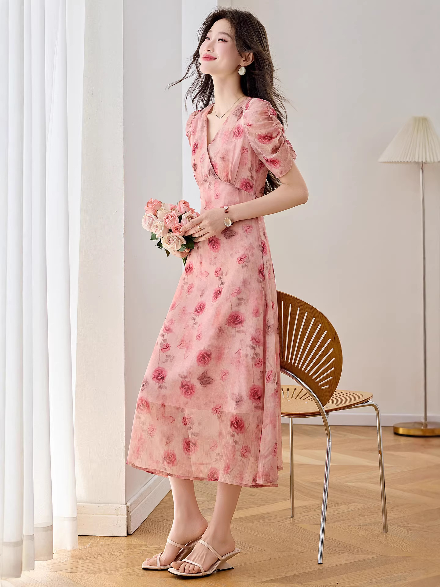 Đầm maxi nữ cổ V thắt eo in hoa dáng dài WA9513 — Hoa hồng