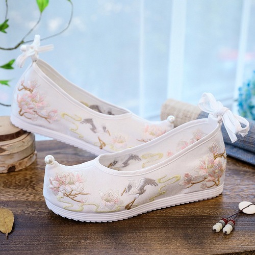 Hanfu shoes female Fairy Chinese folk dance hanfu shoes collocation embroidered shoes women weave increased within the crane become warped head of women shoes