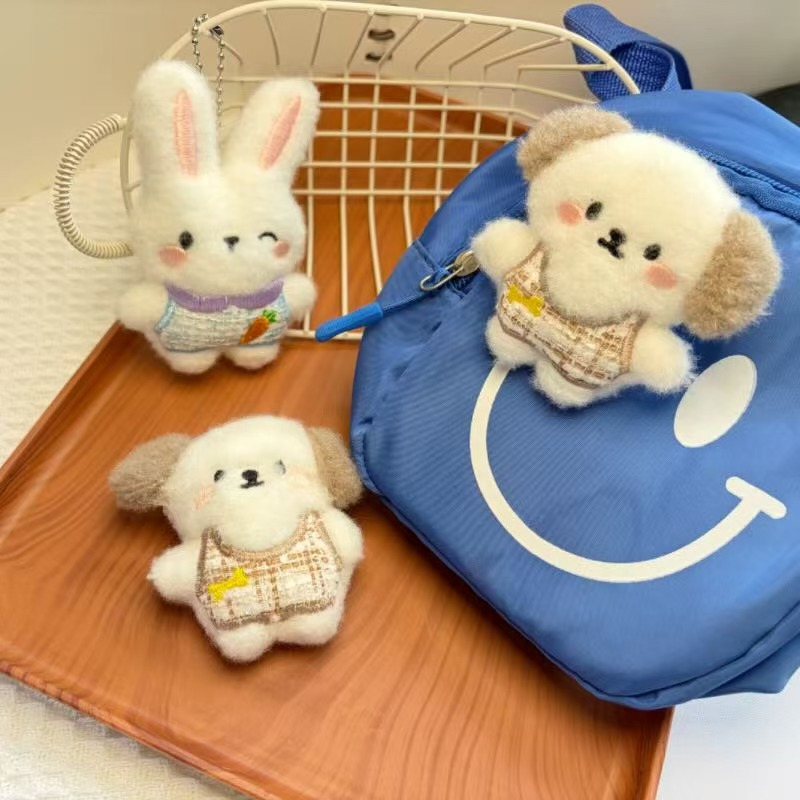 厂家直销 闭眼兔子小狗毛呢刺绣胸针 挂饰 挂件 可爱卡通饰品