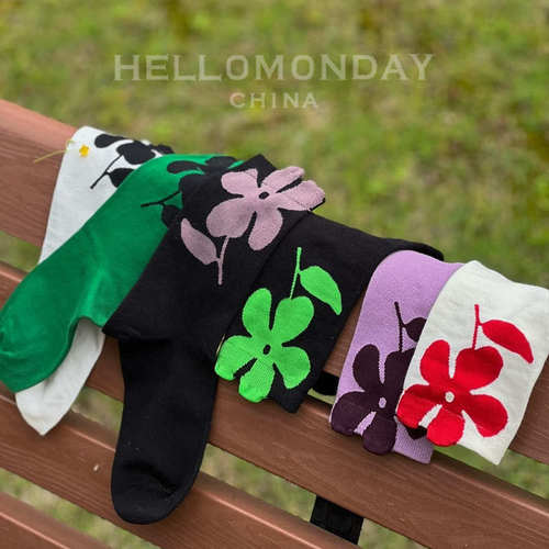 84279 Zhuji socks three-dimensional flower trendy socks women's autumn and winter mid-calf socks ins Internet celebrity stockings piles of money