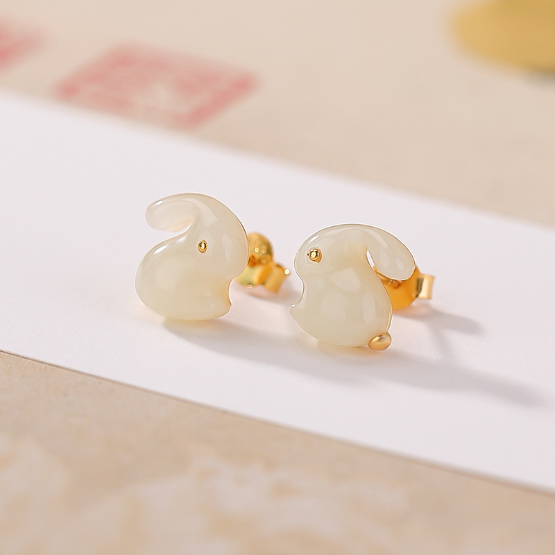 Bông tai khuyên tai thỏ dễ thương mạ vàng bạc Sterling S925 ngọc Hetian tự nhiên — một cặp