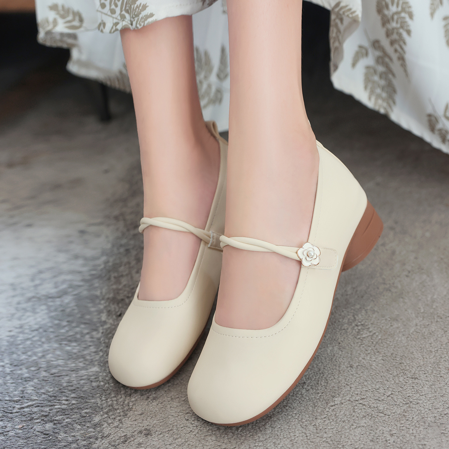 现货包邮女鞋山茶花复古2026新款浅口单鞋粗跟女法式玛丽珍鞋子女