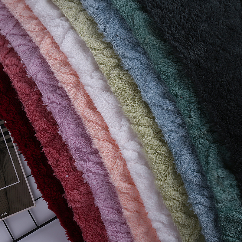 Wholesale of double-sided jacquard diamond-shaped velvet fabric, warp knitted polyester velvet fabric, double-sided comfort-cotton velvet home clothing and blanket fabric detail image 3
