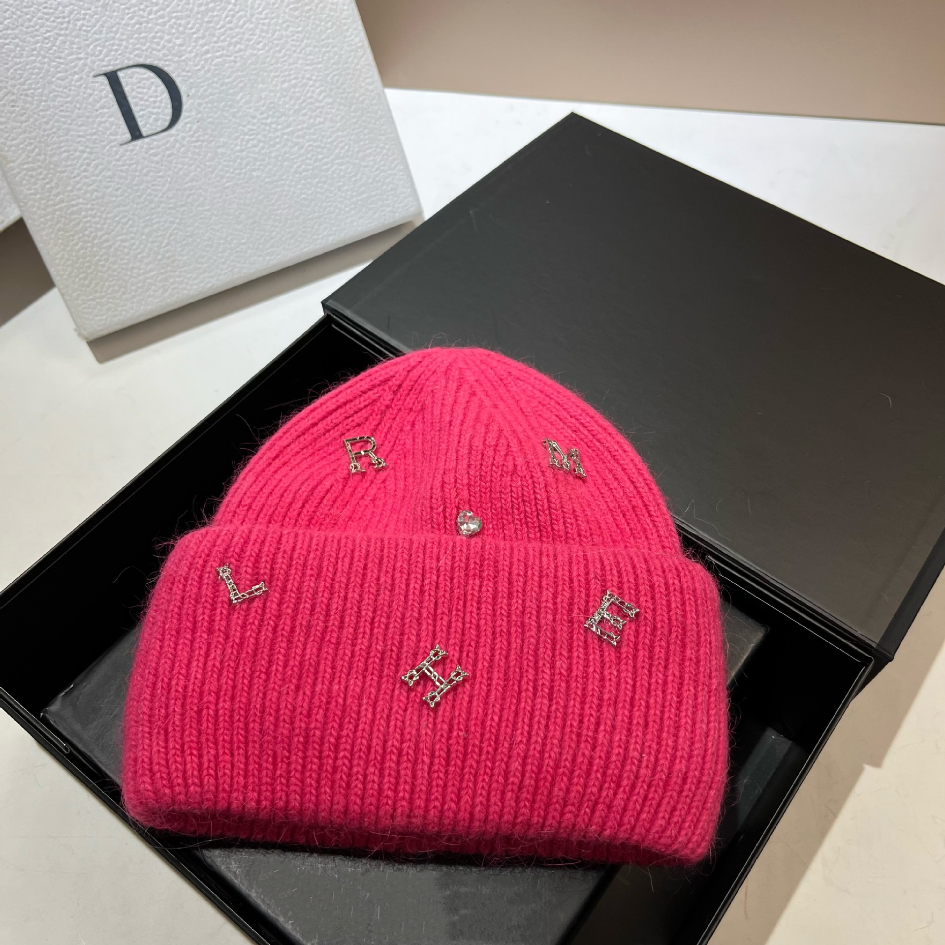 [Rabbit Hair] Winter Nordic enlarged and elongated double folded face small knitted Korean version letter warm ear_voghion.com