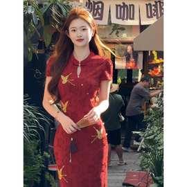 振翅新中式水滴领蝴蝶刺绣旗袍2025夏红色提花连衣裙收腰显瘦裙子